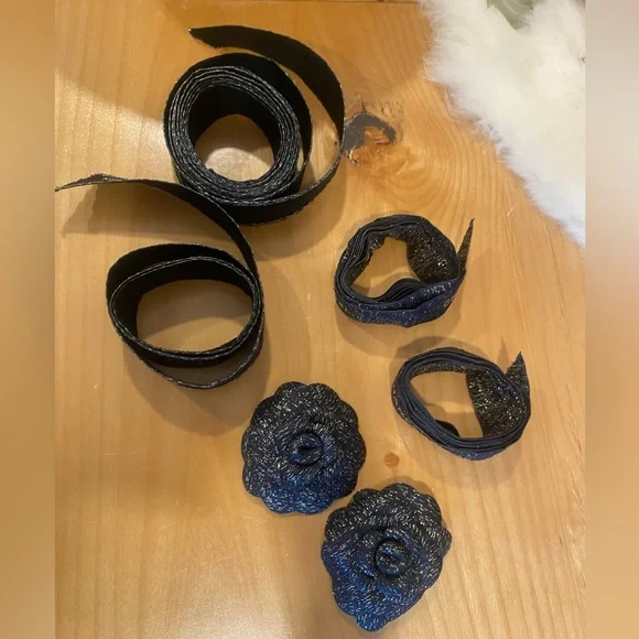 Authentic Chanel Ribbons and Camellia Flowers Bundle of 6 - Picture 5 of 15